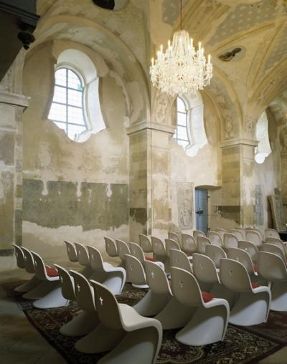 panton-chair-in-czech-church